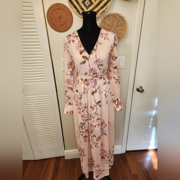 LAST ONE! Pink Floral V Neck Maxi Dress With Long Sleeves - Picture 6 of 10